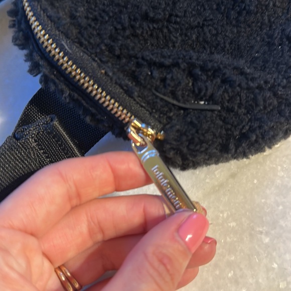Lululemon Sherpa Belt Bag - Picture 3 of 6